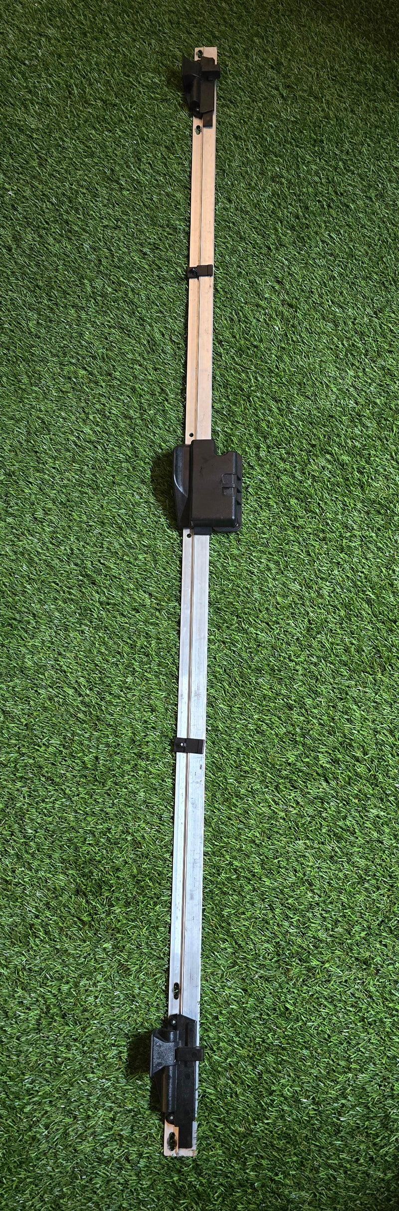 Locking Rail 1300mm complete for Thule Roof Box 13817 - Used