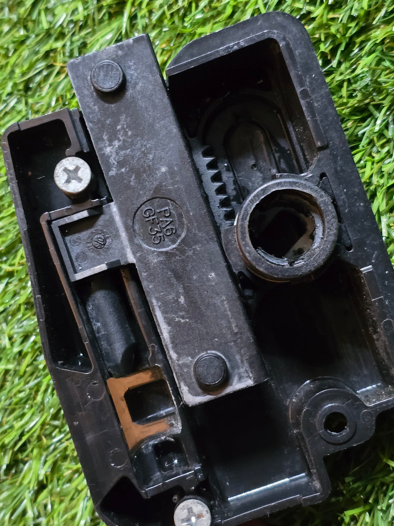 Lock Mechanism Housing for Thule Roof Box 10704 - Used